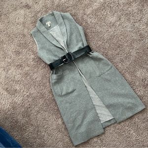 Mo:Vint gray sleeveless blazer S size